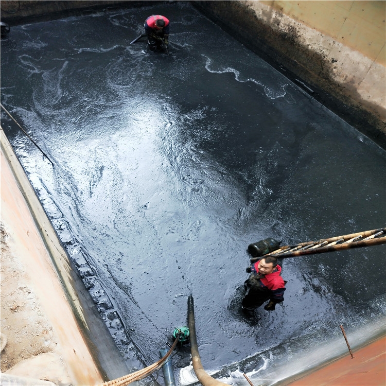 上高废水池清理