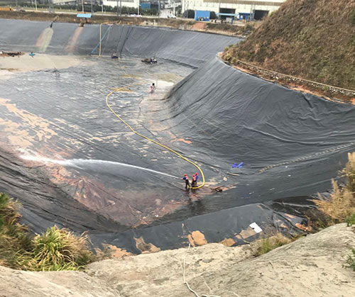 上高废水池清理